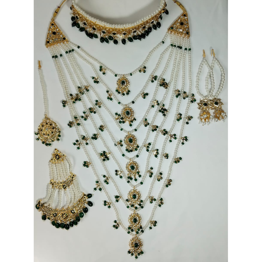 aishwarya jhalar Jadavi Seven Layer Moti Haar in green Colour